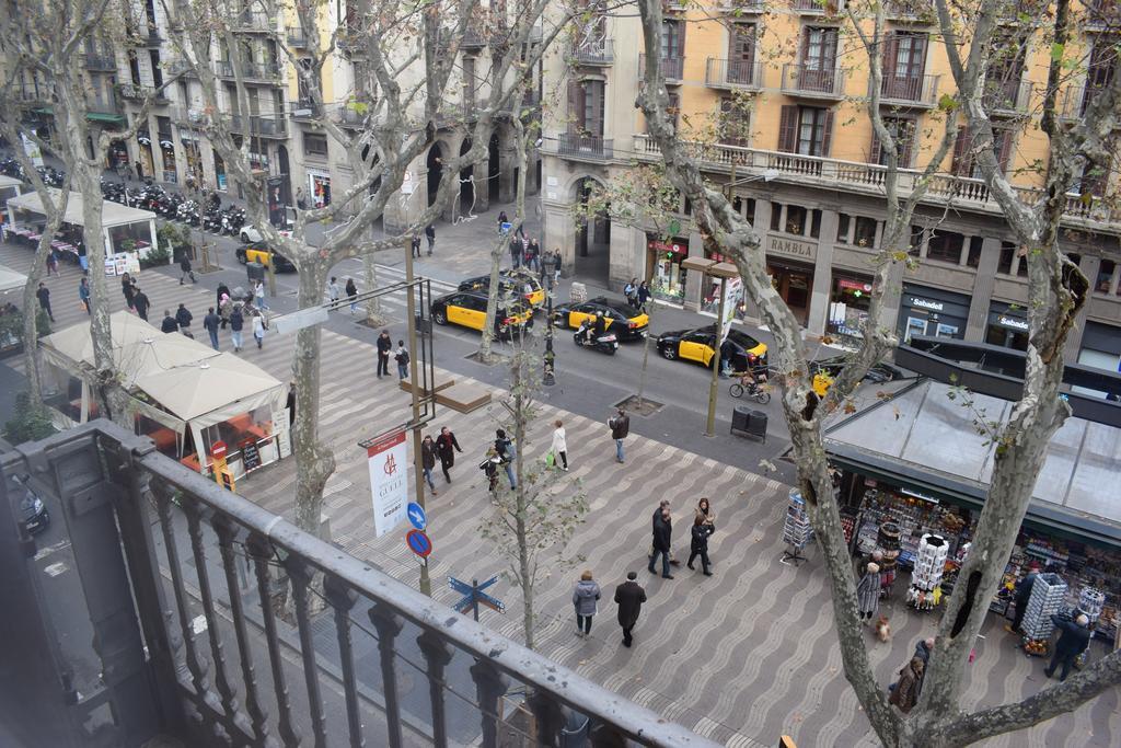 Hostal Mimi Las Ramblas บาร์เซโลนา ภายนอก รูปภาพ