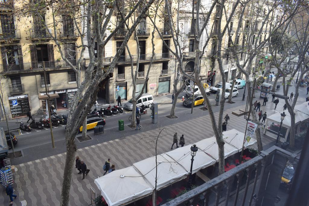 Hostal Mimi Las Ramblas บาร์เซโลนา ภายนอก รูปภาพ
