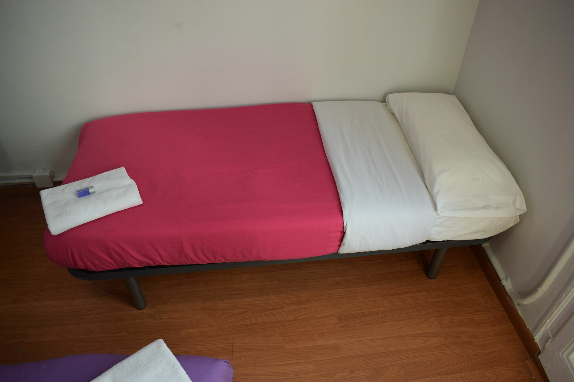 Hostal Mimi Las Ramblas บาร์เซโลนา ภายนอก รูปภาพ