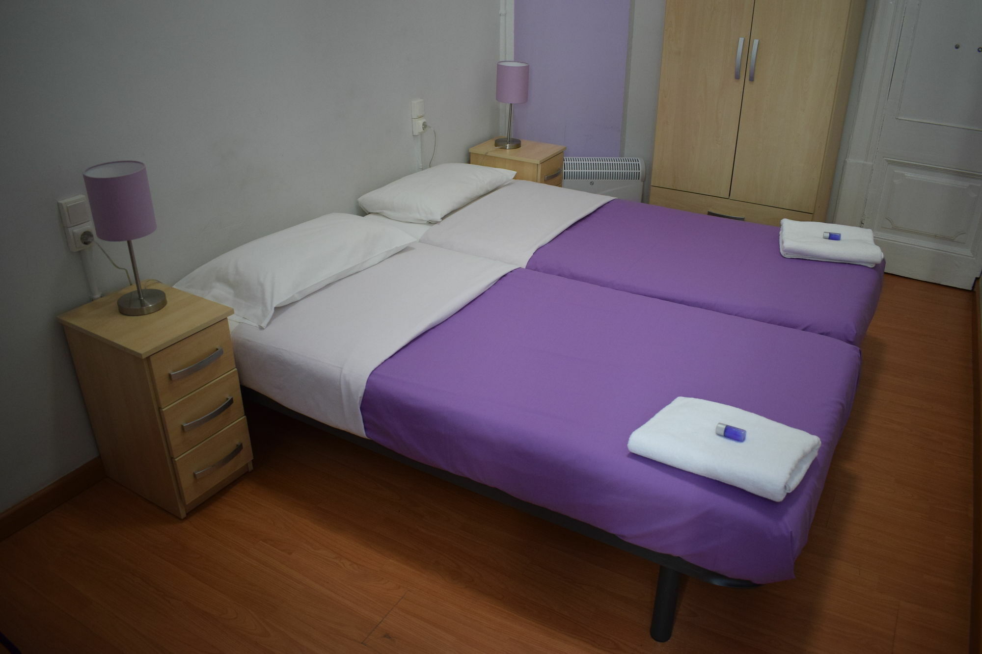 Hostal Mimi Las Ramblas บาร์เซโลนา ภายนอก รูปภาพ